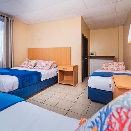 Hostal North Seymour Puerto Ayora  Zewnętrze zdjęcie