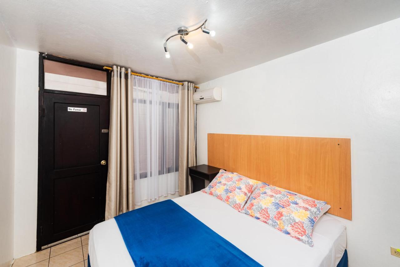 Hostal North Seymour Puerto Ayora  Zewnętrze zdjęcie